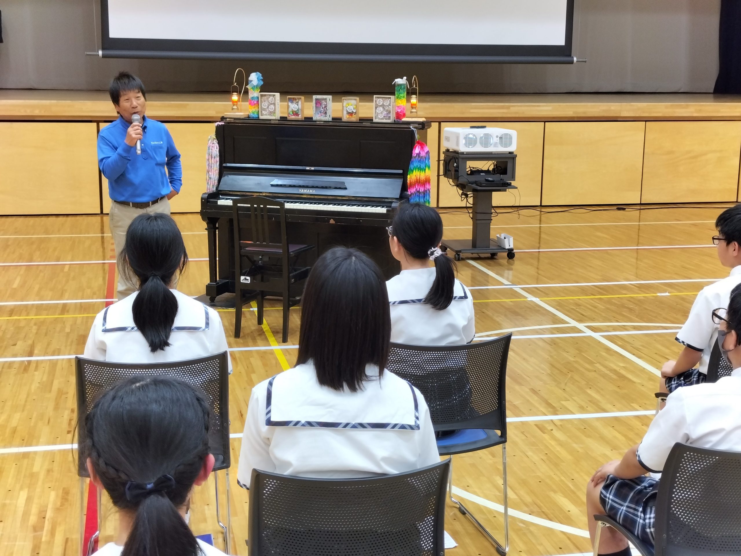 6年生平和学習「被爆ピアノ」 - 名進研小学校