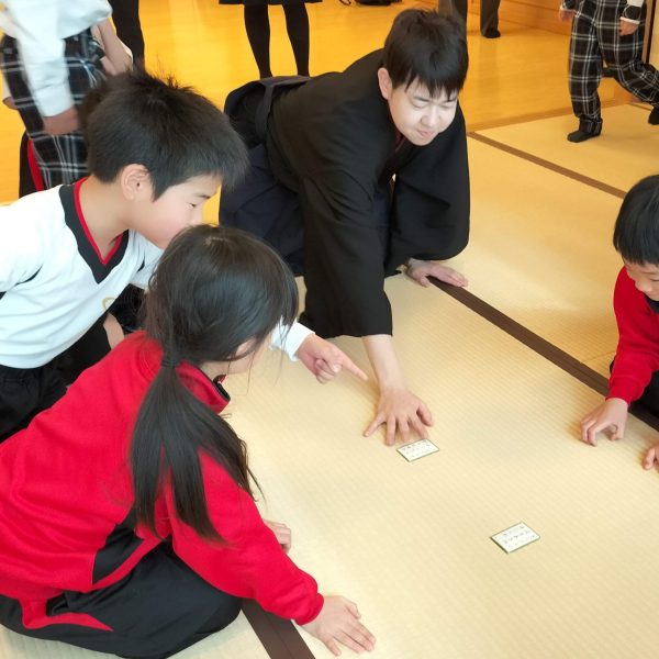 １年生競技かるた